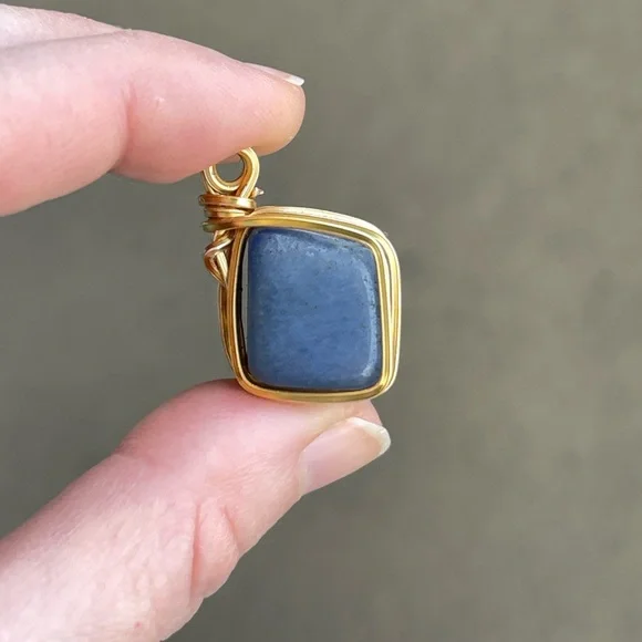 Dumortierite Blue Quartz Gold Tone Wire Wrap Pendant - Picture 6 of 8